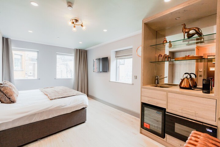 Room 4 of 35