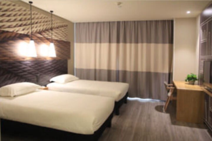 Room 36 of 79