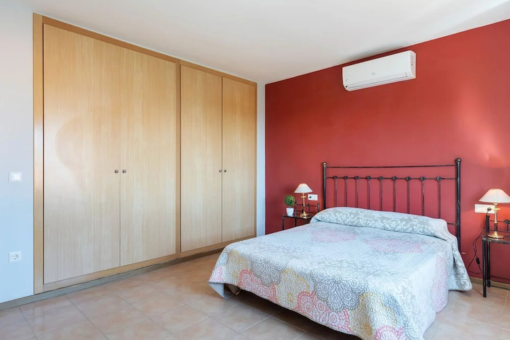 Room 6 of 23