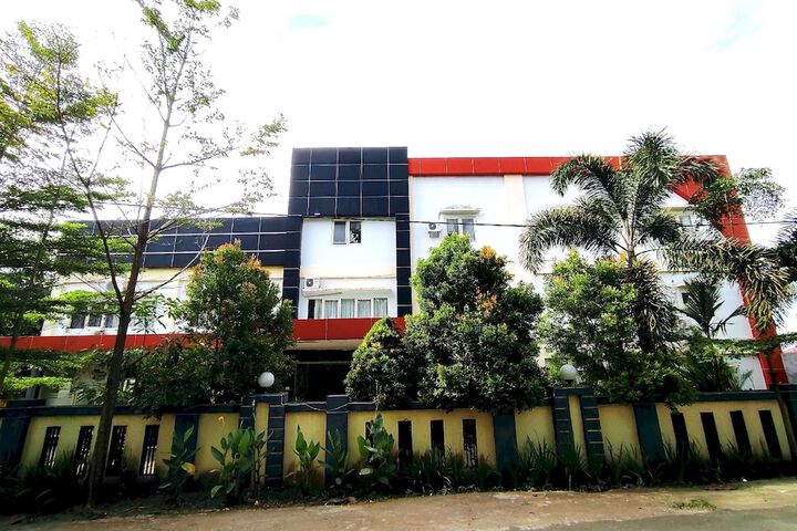 Exterior of Hotel O Wisma Syariah Lahundape