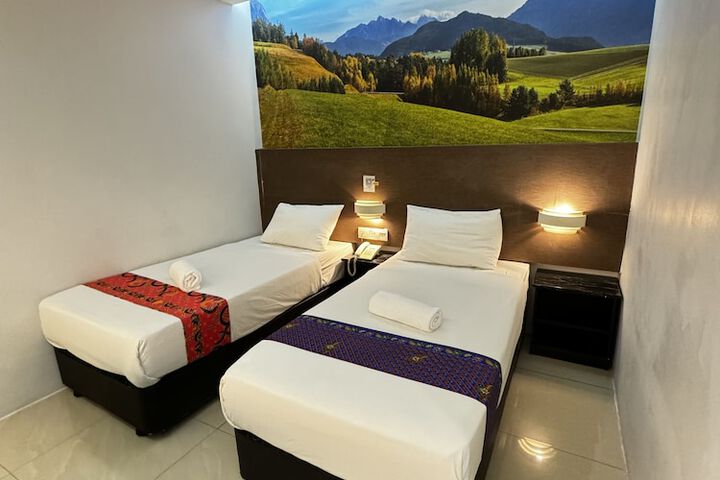 Room 18 of 30