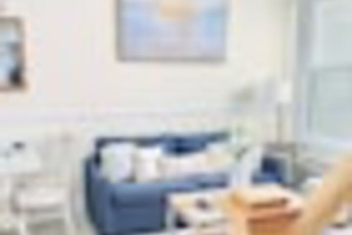 Room 698 of 984