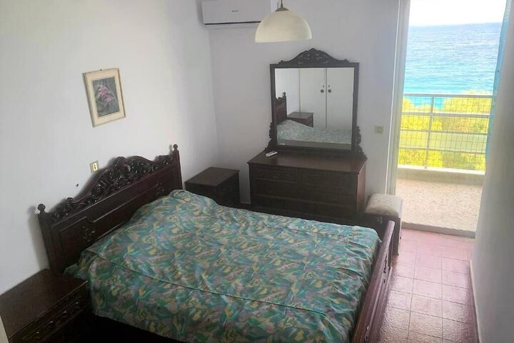 Room 15 of 76