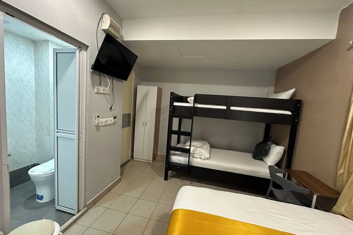 Room 70 of 80