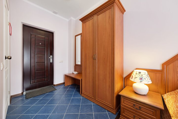 Room 5 of 46