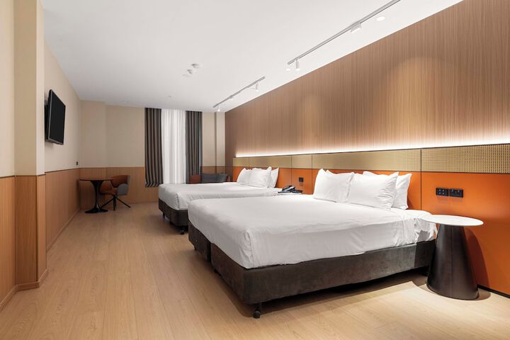 Room 45 of 95