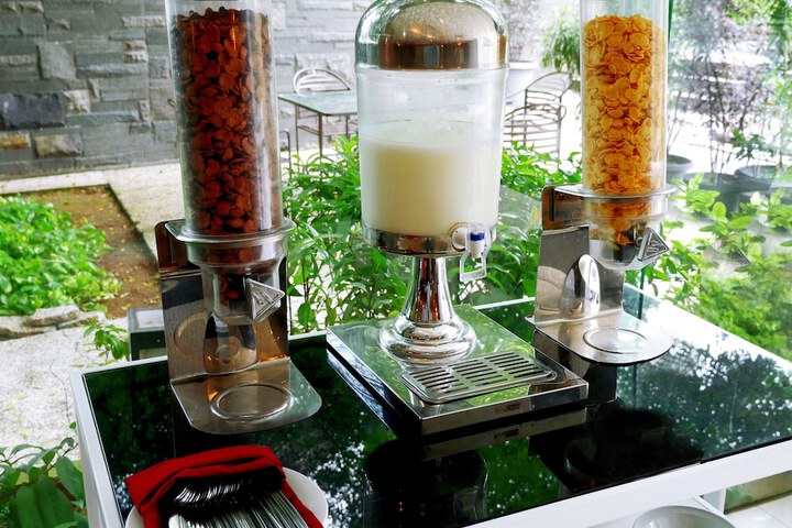Dining Photos