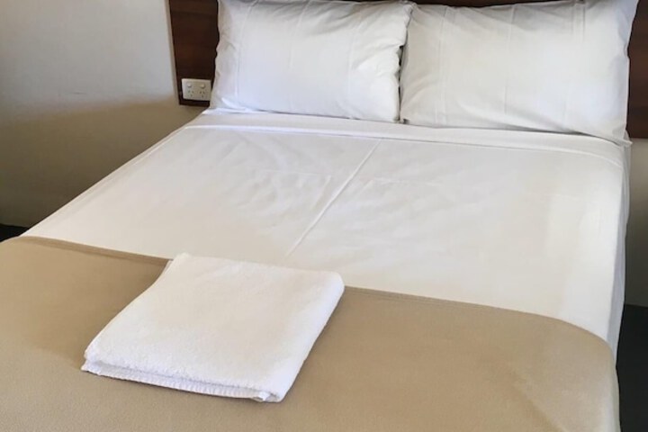 Room 6 of 24