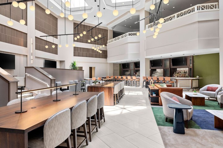 Lobby lounge