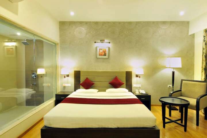 Room 4 of 20
