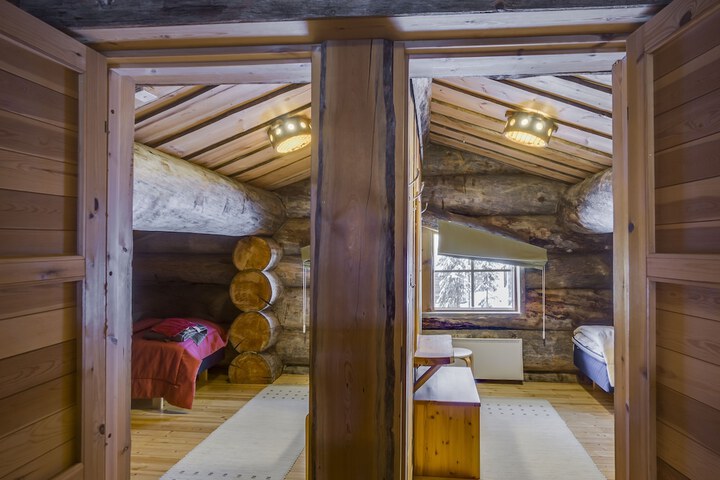 Room 4 of 20