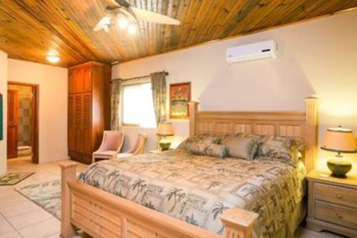 Room 6 of 16