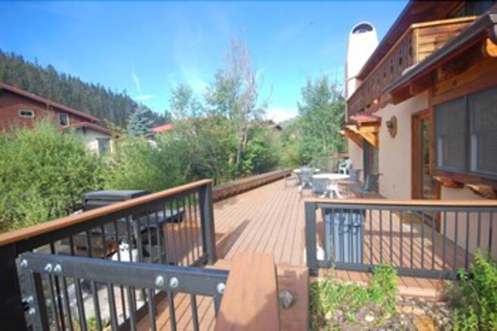 Terrace/Patio 2 of 45