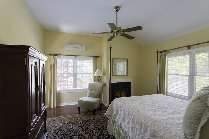Room 10 of 48