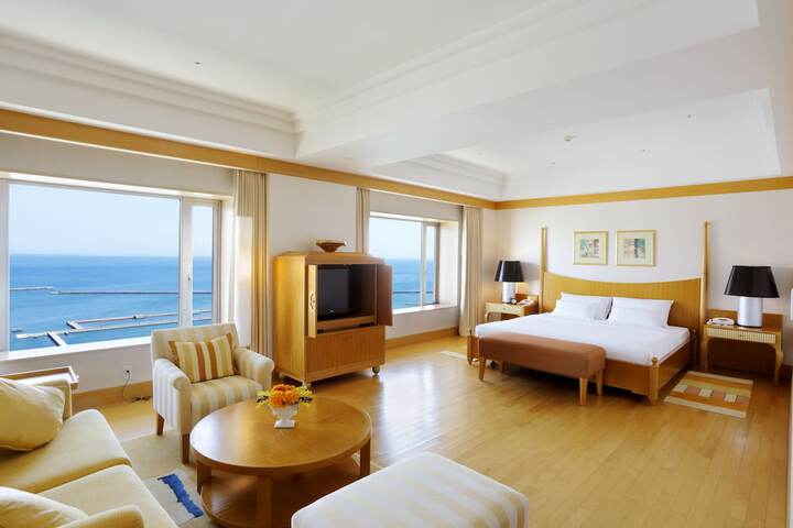 Room 15 of 72