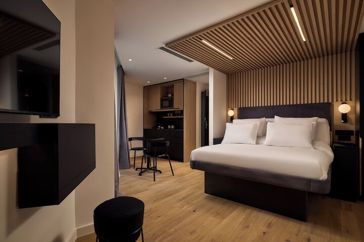 Room 18 of 52