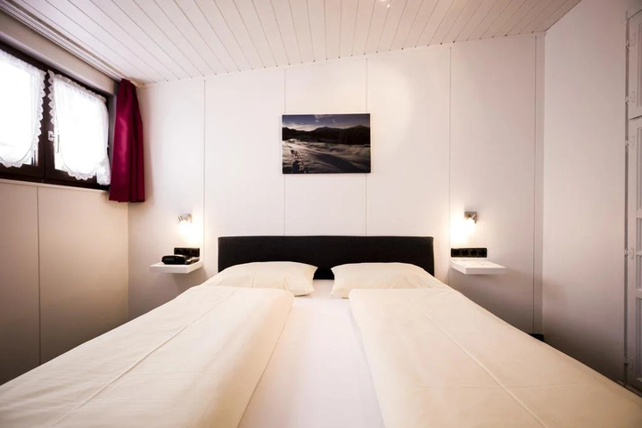 Room 5 of 41