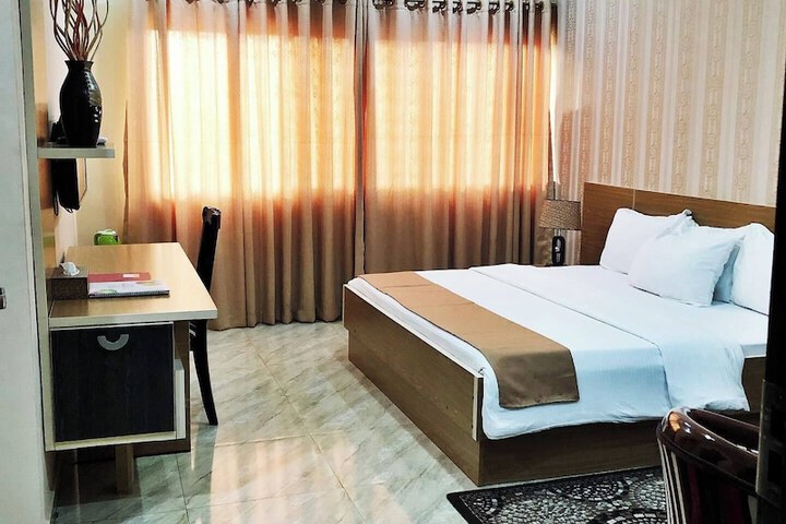 Room 10 of 35