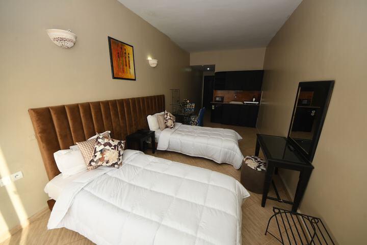 Room 10 of 38