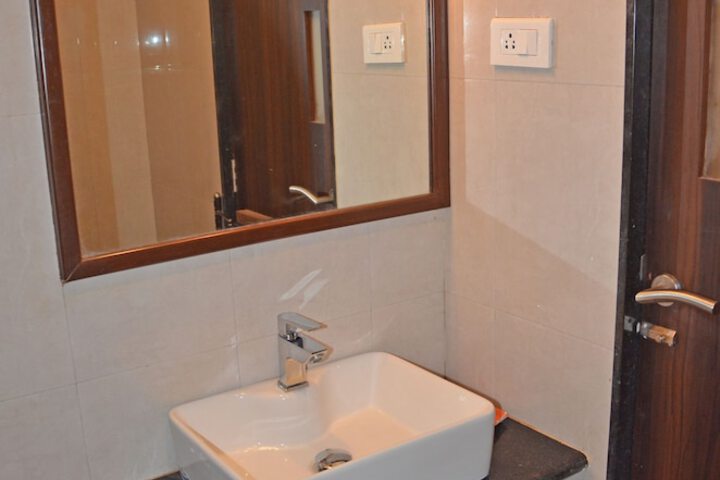 Room 27 of 35