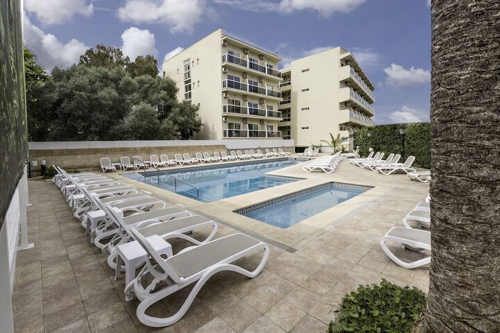 Pools & Facilities