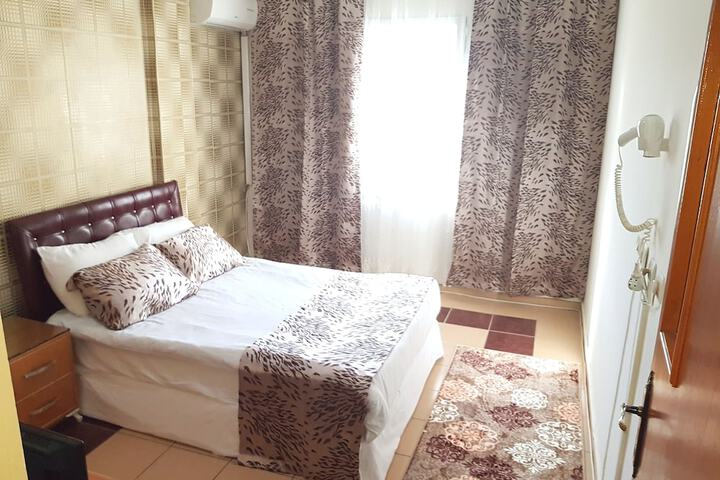 Room 6 of 30