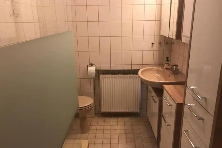 Room 8 of 8
