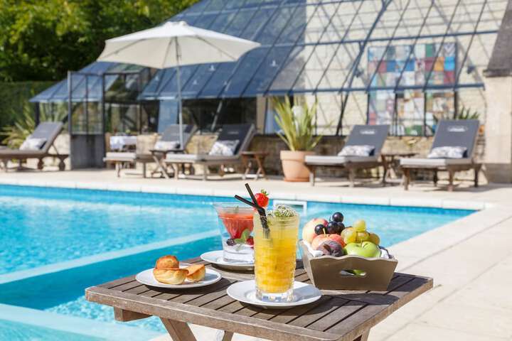 Pool Hotel