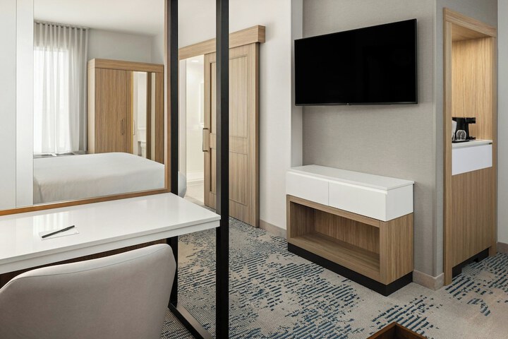 Room 10 of 36