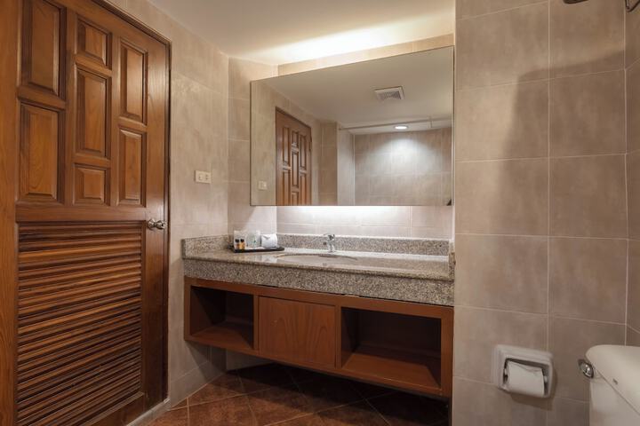 Room 40 of 73