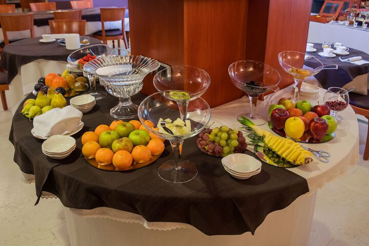 Breakfast/Coffee Service 30 of 49