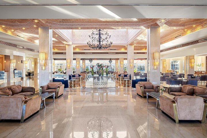Entrance & Lobby