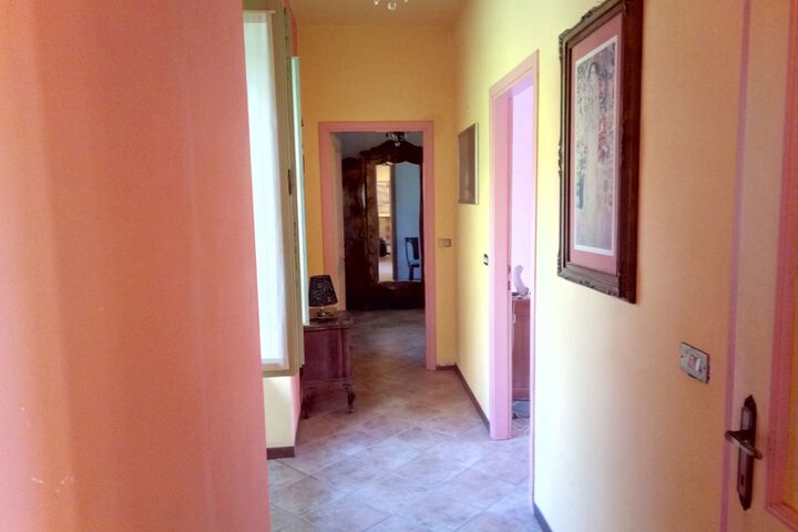 Room 21 of 32