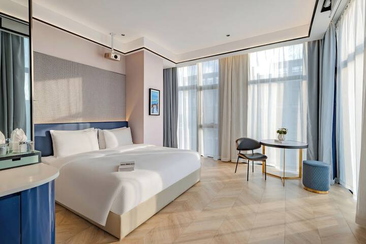 Room 7 of 40
