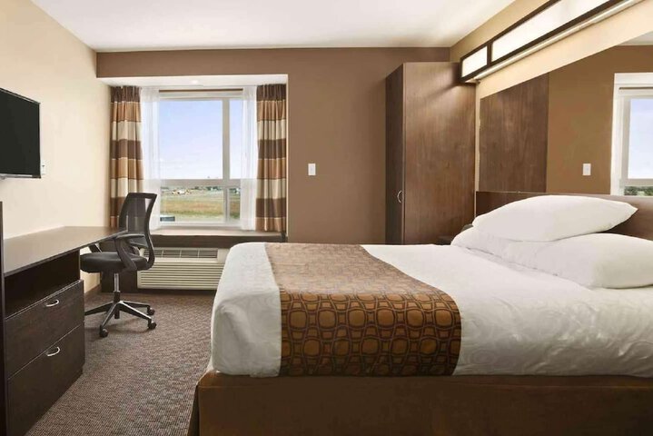 Room 6 of 17