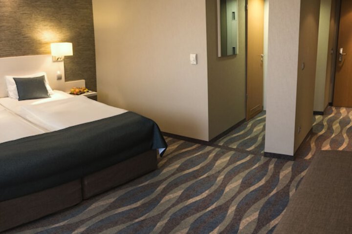 Room 19 of 69