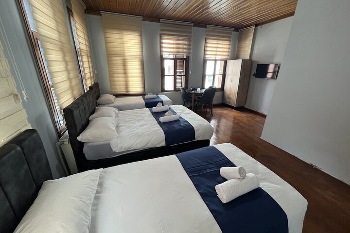 Room 8 of 13