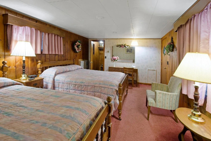 Room 3 of 6