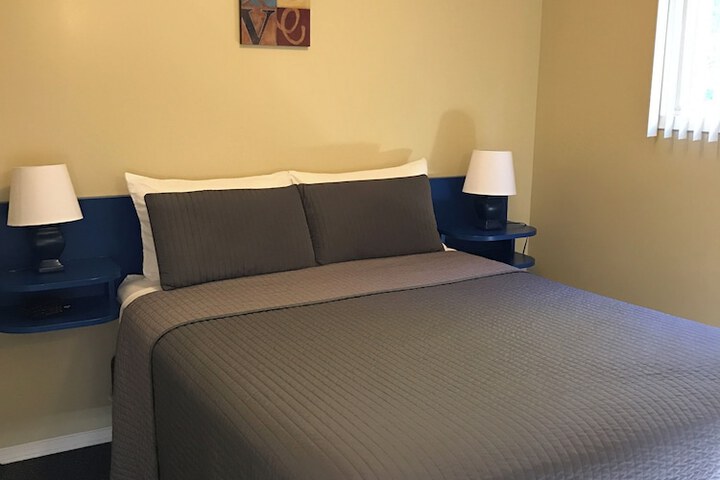 Room 4 of 25