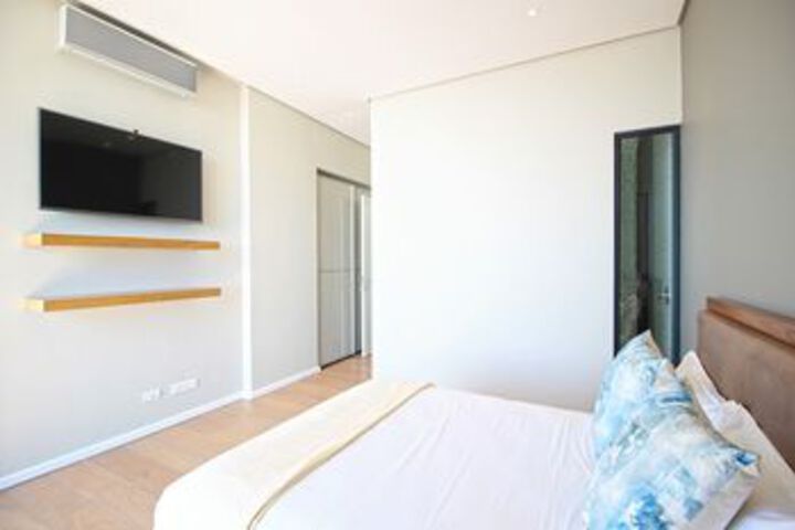 Room 12 of 36