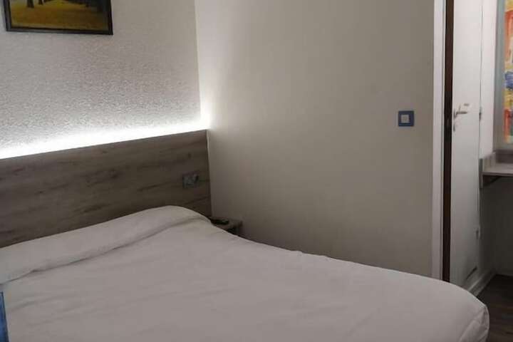 Room 9 of 58
