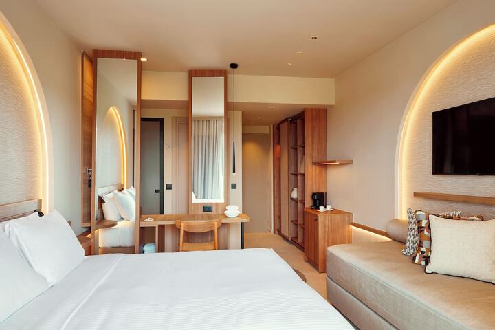 Room 48 of 183