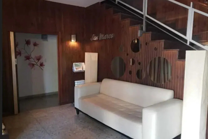 Room 4 of 15