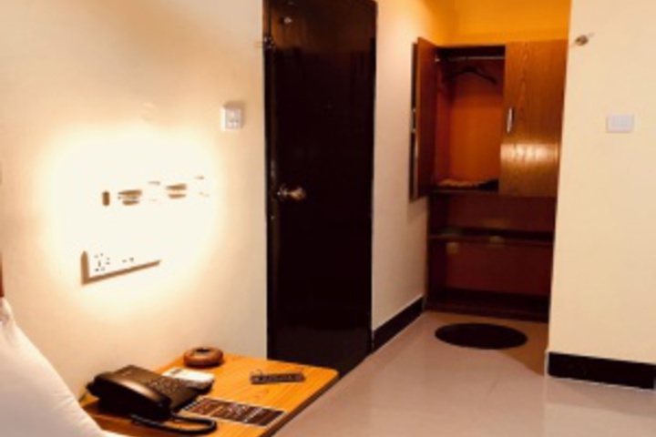 Room 93 of 228