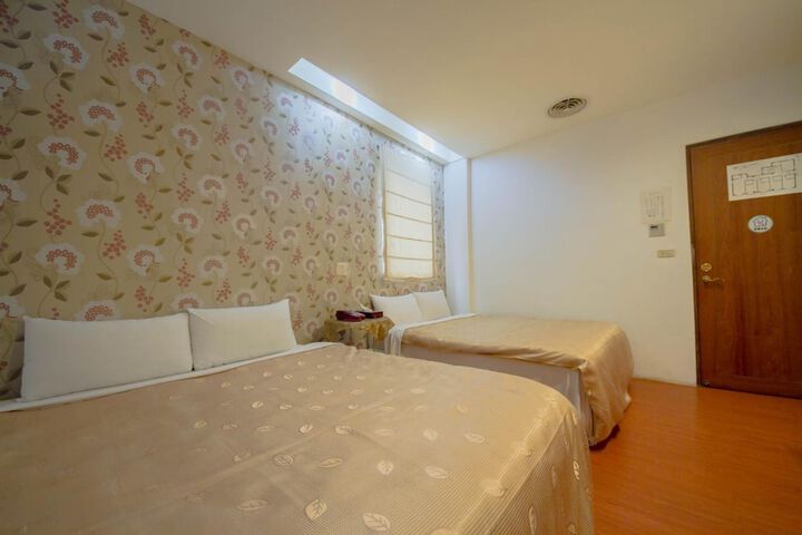 Room 9 of 51