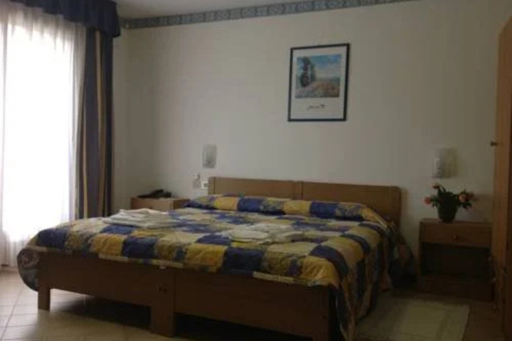 Room 2 of 15