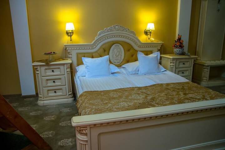 Room 6 of 39