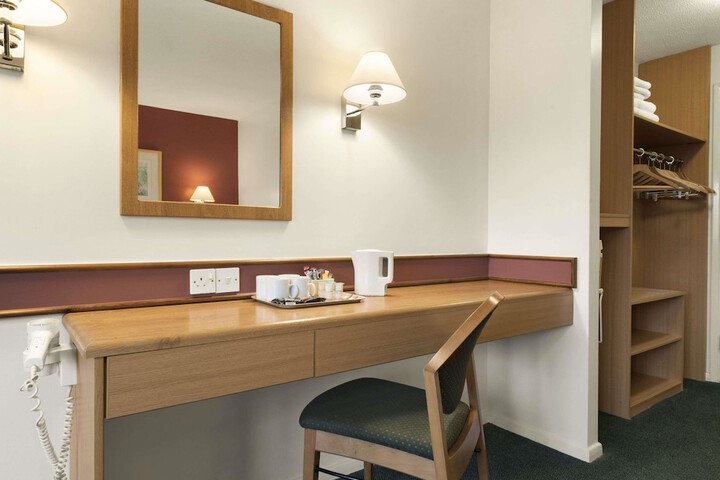 Room 9 of 22