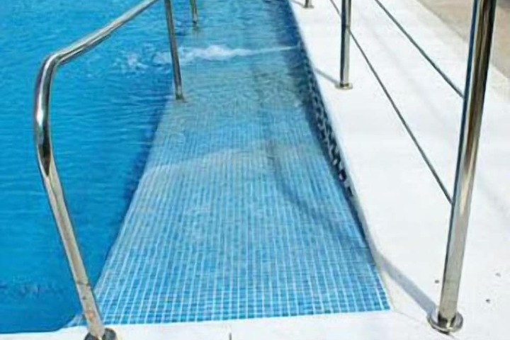 Hotel with Pool