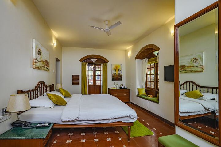 Room 16 of 39